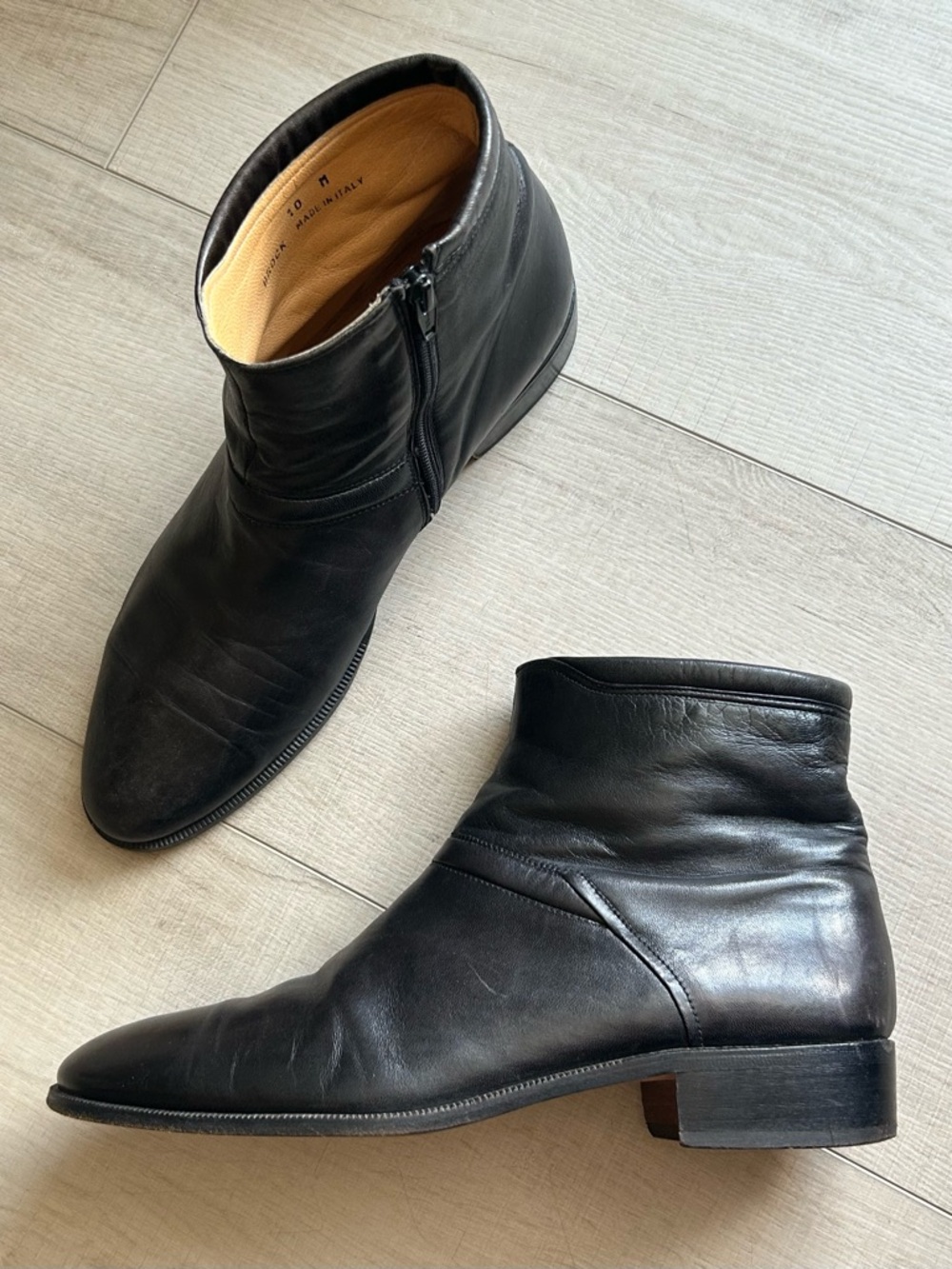 sold• Bally men’s supple leather dress boots 10